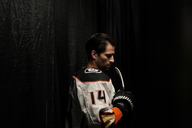 Kevin Hayes of the Philadelphia Flyers prepares for warm-ups in