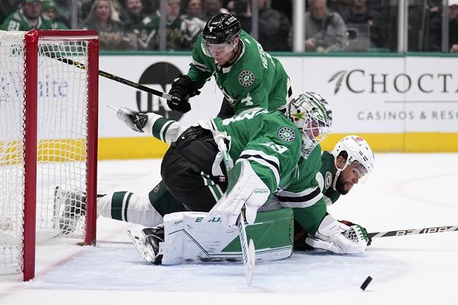 Stars goalie Oettinger going home for games in Minnesota