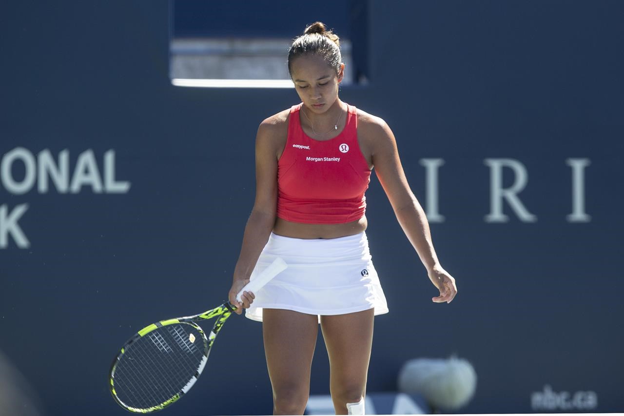 WTA sends Belinda Bencic pictures of Haddad Maia by mistake : r/tennis