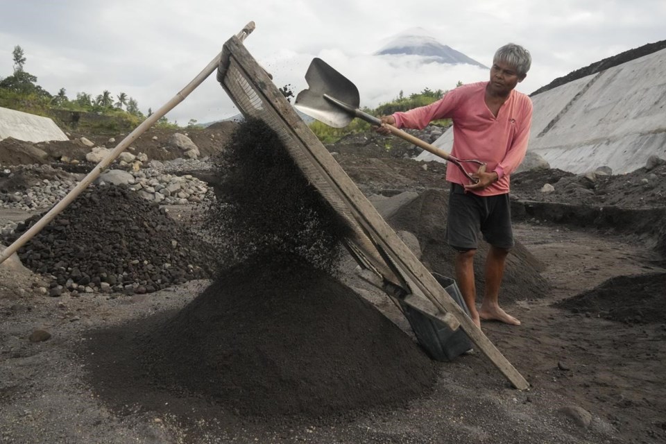 Lava Pours From Crater Of Philippines' Mayon Volcano, Thousands Warned 