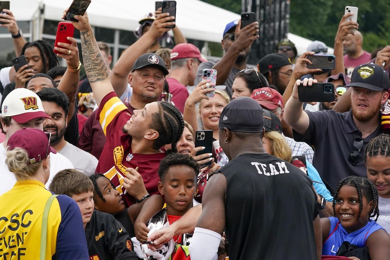 Fans return to Washington Commanders camp to celebrate the team's