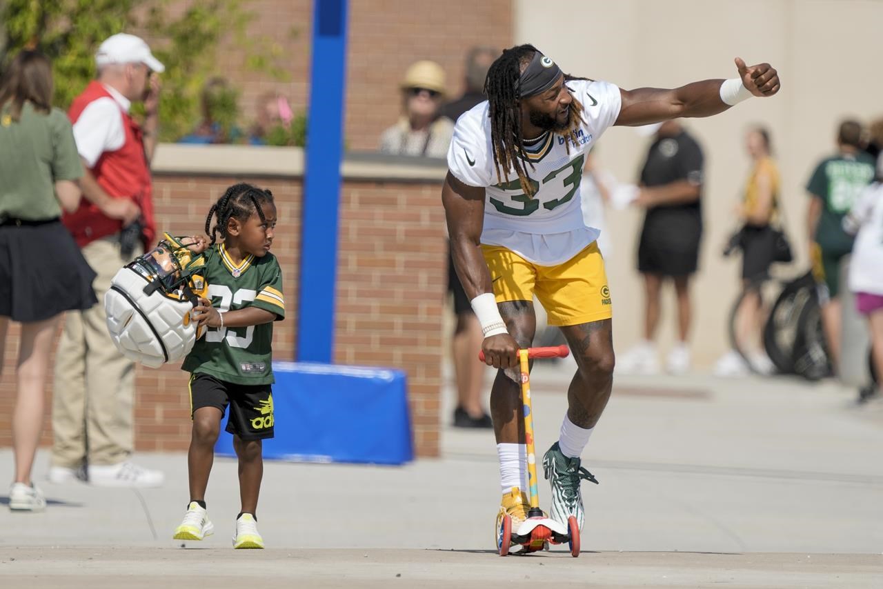 Packers' offense follows Aaron Jones' early lead