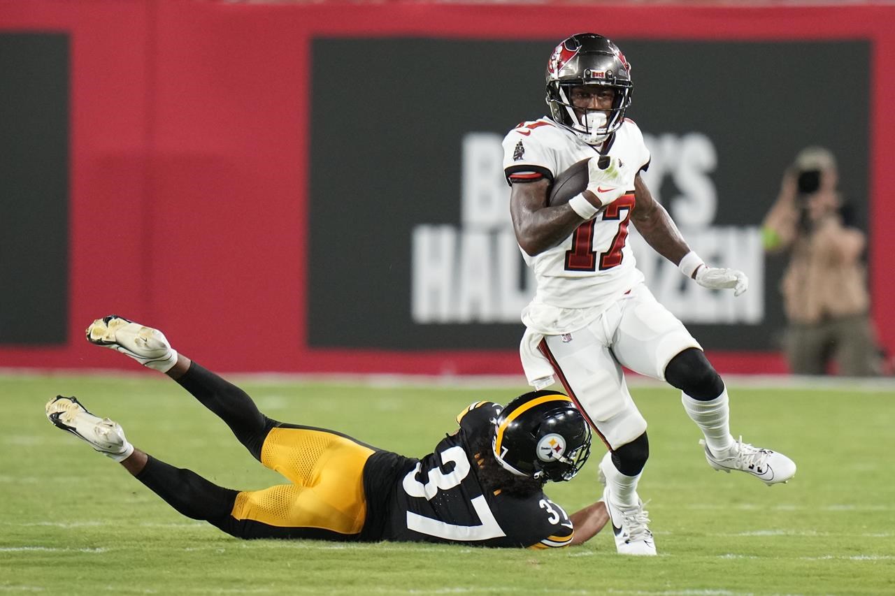 Mayfield takes another step to follow Brady in the Buccaneers' 27-17  preseason loss to the Steelers - Alaska Highway News