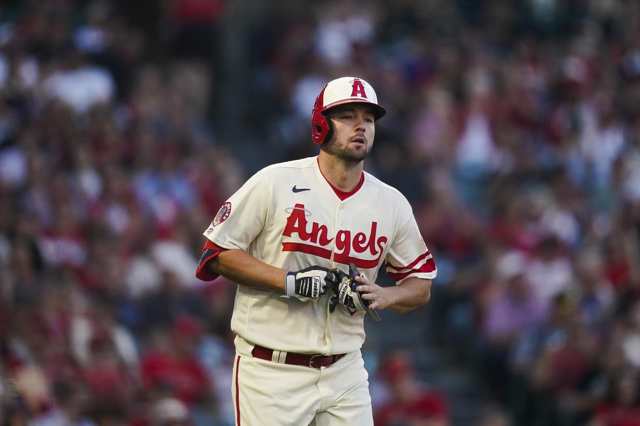 Encarnacion-Strand's 2-run homer lifts the Reds over the Mets 3-2