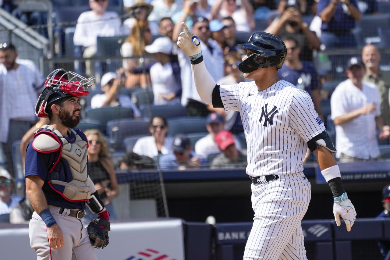 Justin Turner signed the foul ball that hit Yankees announcer John Sterling