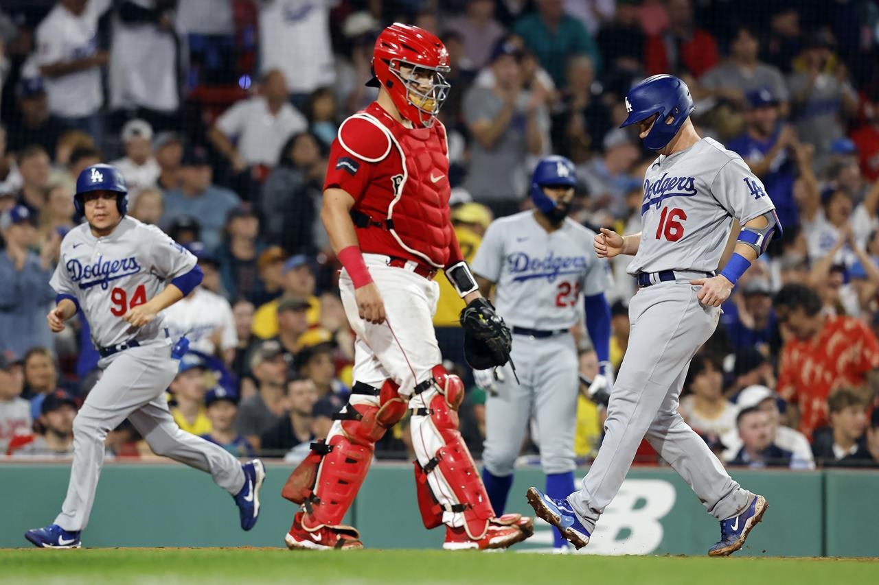 Freddie Freeman hits 1st home run for Dodgers in reunion win over Braves