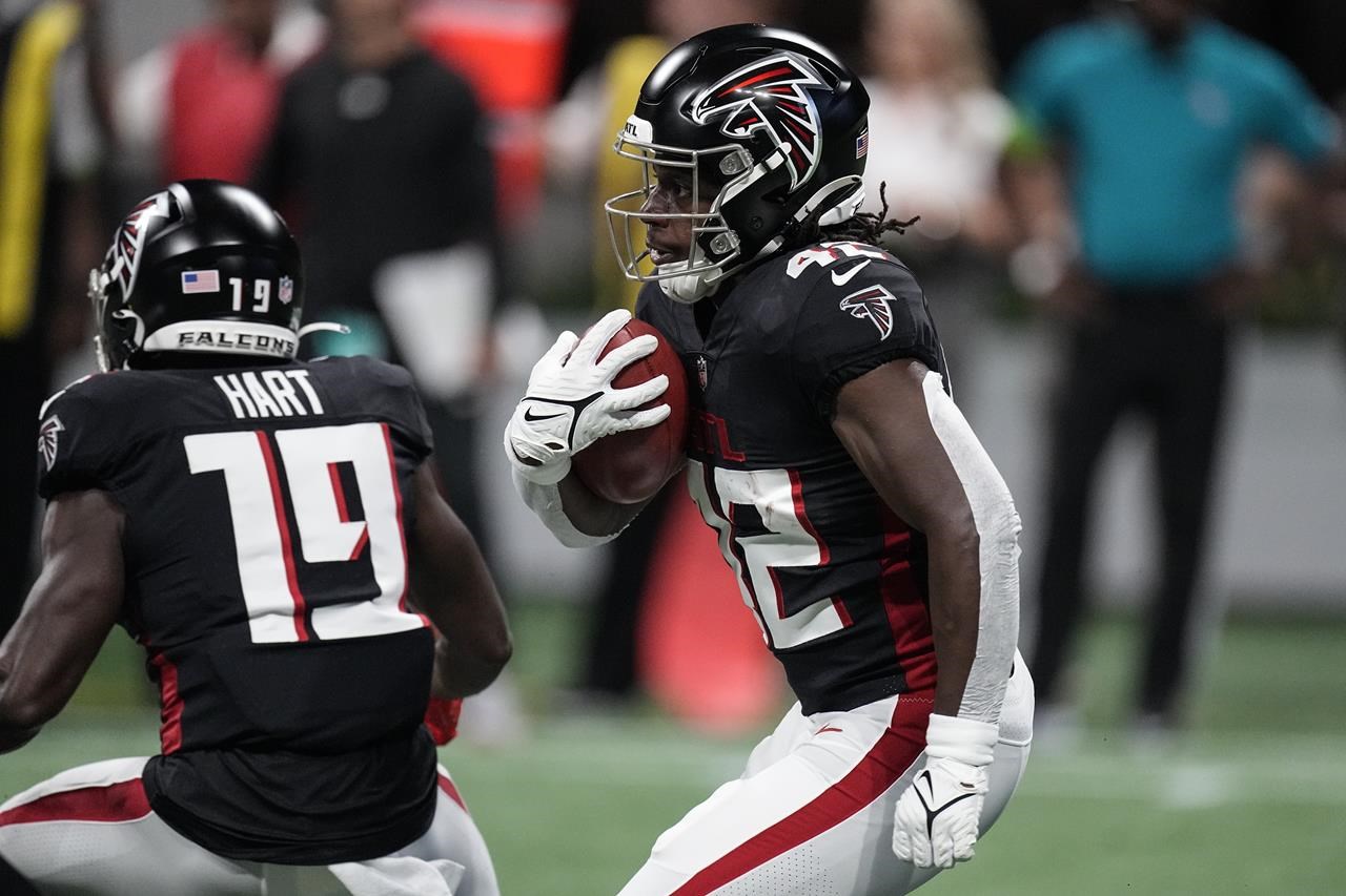 Falcons cornerback Jeff Okudah carted off practice field with ankle injury