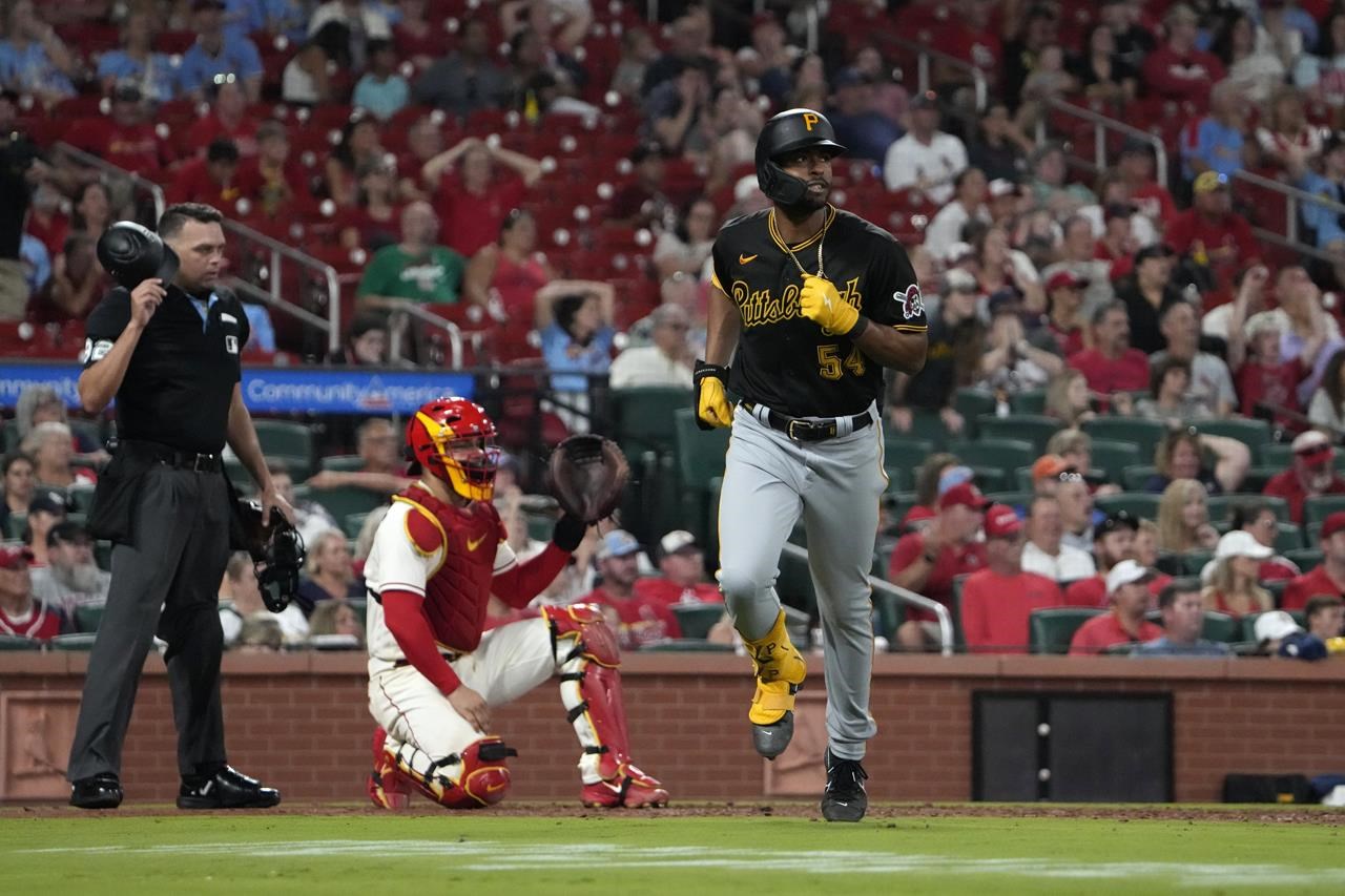 Pirates score 3 runs in the 10th inning, beat the Cardinals 4-2 and extend  win streak to 4 games
