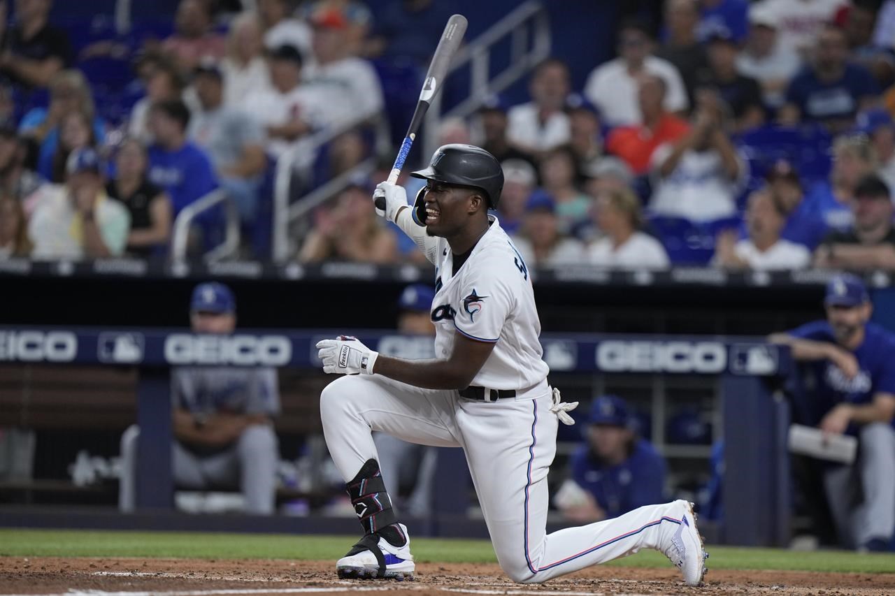 Bryan De La Cruz hits 2-run homer in 8th in Marlins' 6-3 victory