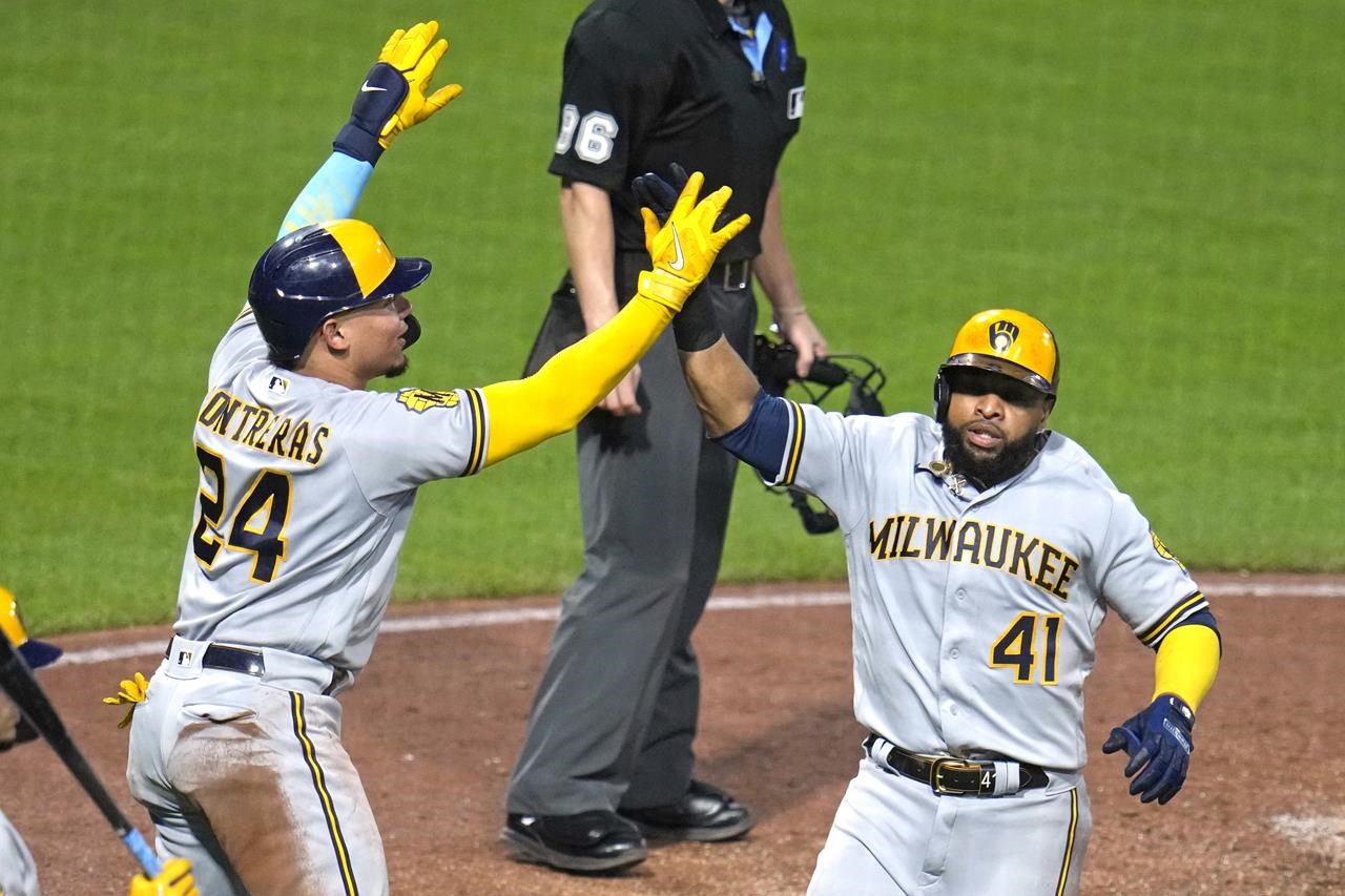 Six-run fifth lifts Brewers over Pirates