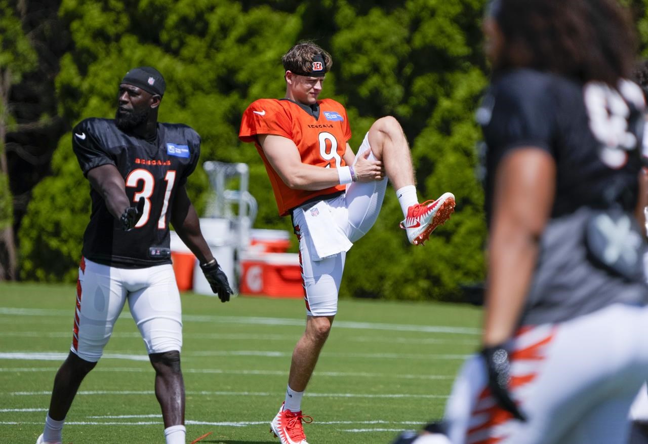 Bengals QB Joe Burrow says he's on track to play in Sunday's opener against  Cleveland 