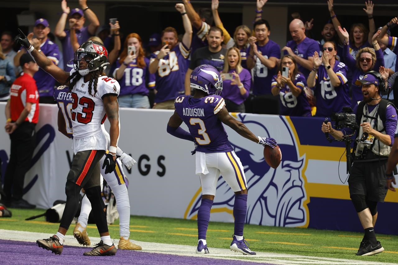 Bucs top Vikings behind Baker Mayfield's 2 touchdowns in first