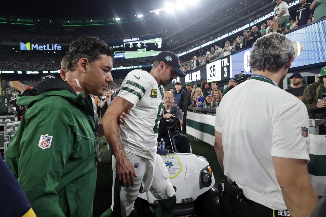 Jets' loss of Aaron Rodgers is reminiscent of other QB injuries for Super  Bowl contenders - Vancouver Is Awesome