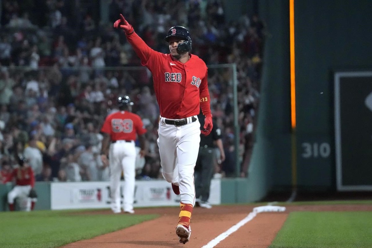 Red Sox drop series opener to Cincinnati at Fenway