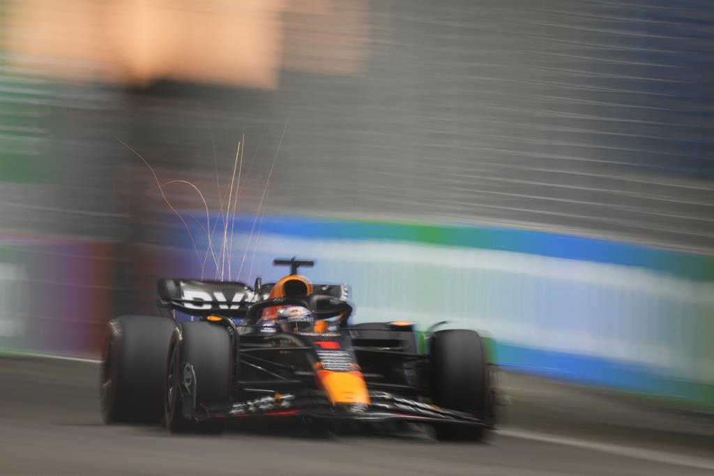 Sainz larga na pole do GP da Singapura e Verstappen fica fora do