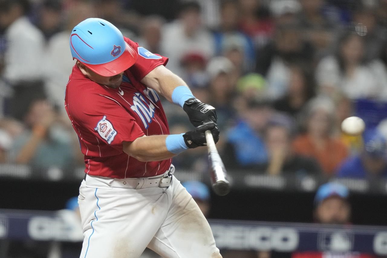 Cubs' Seiya Suzuki hit an inside-the-park home run against Josh Hader