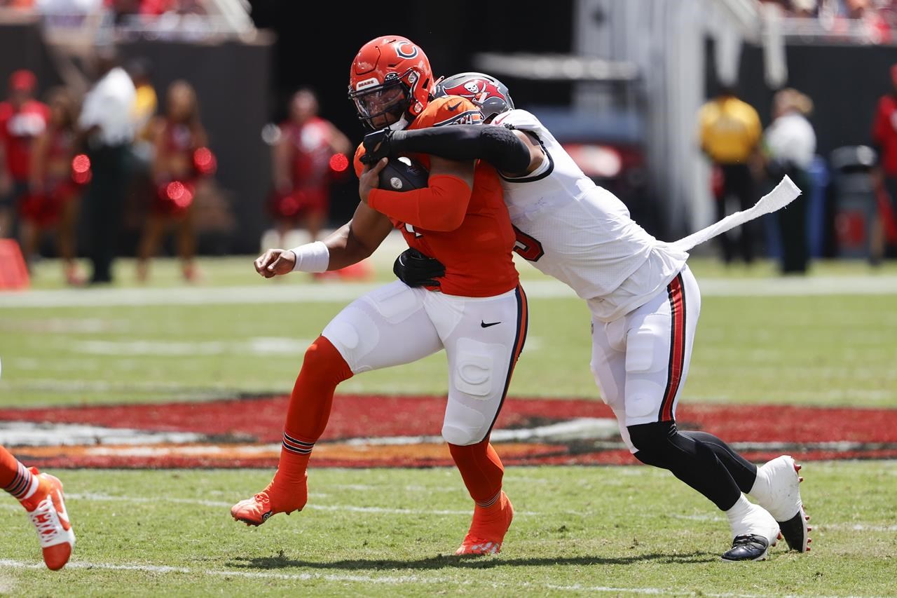 Buccaneers stay unbeaten with 27-17 victory over Bears