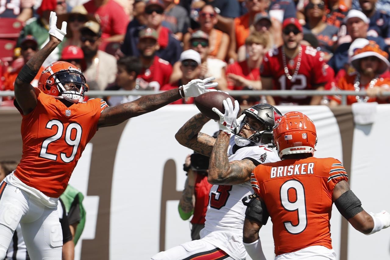 Buccaneers stay unbeaten with 27-17 victory over Bears