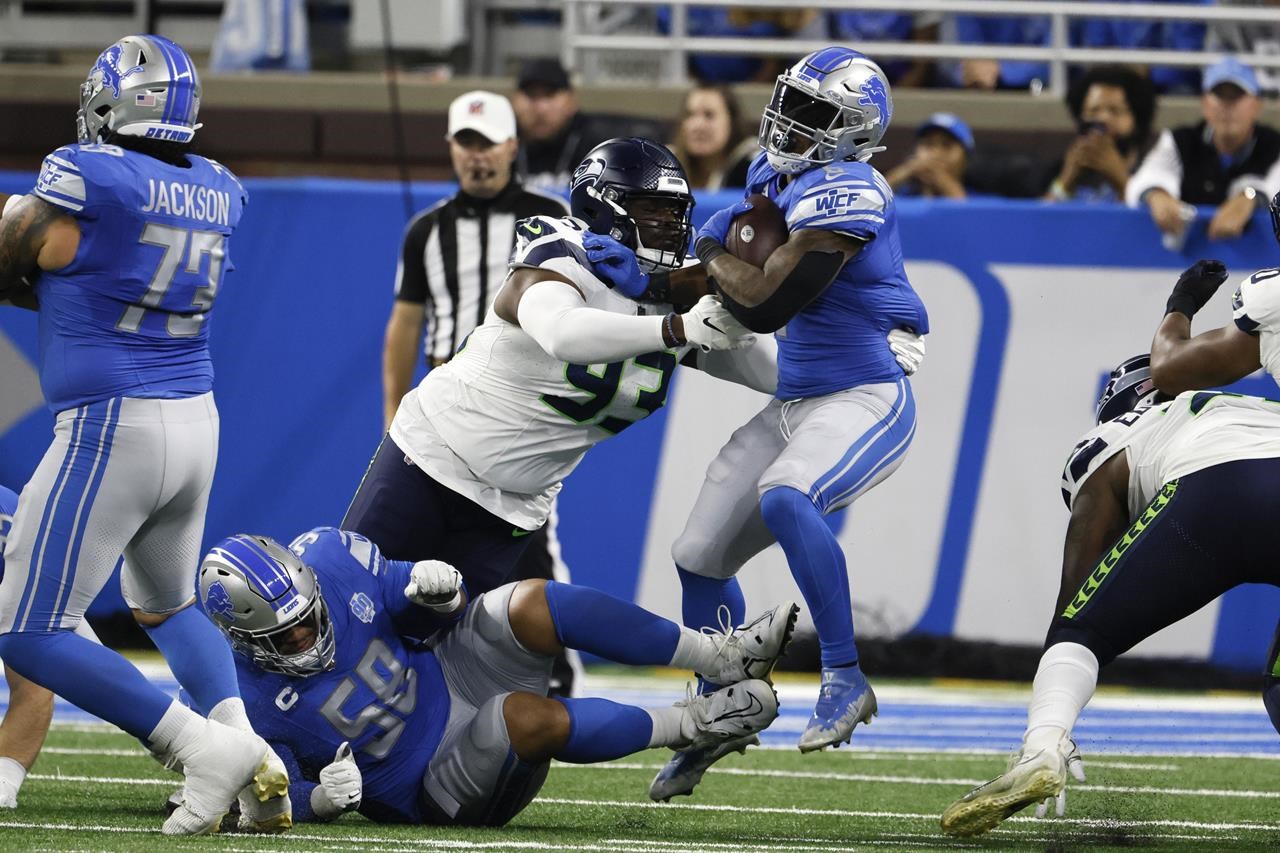 David Montgomery runs wild as Lions beat Packers 34-20 to take early  command of NFC North