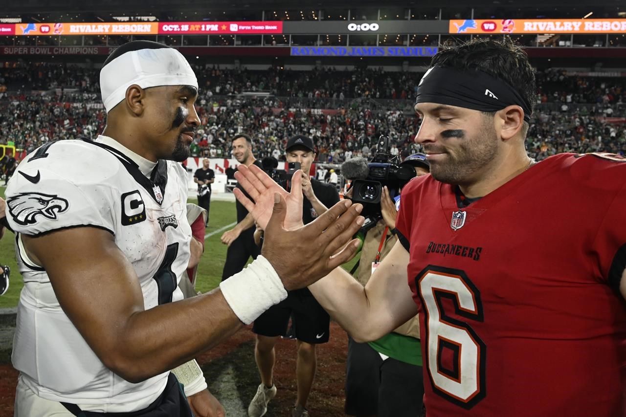 Mayfield, Buccaneers' offense struggle in 25-11 loss to defending NFC  champion Eagles 