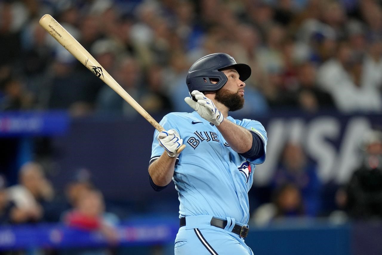 Blue Jays surge past Yankees for 6th straight win