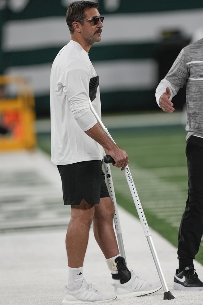 Aaron Rodgers At MetLife Stadium Riding Golf Cart Ahead Of 'SNF'