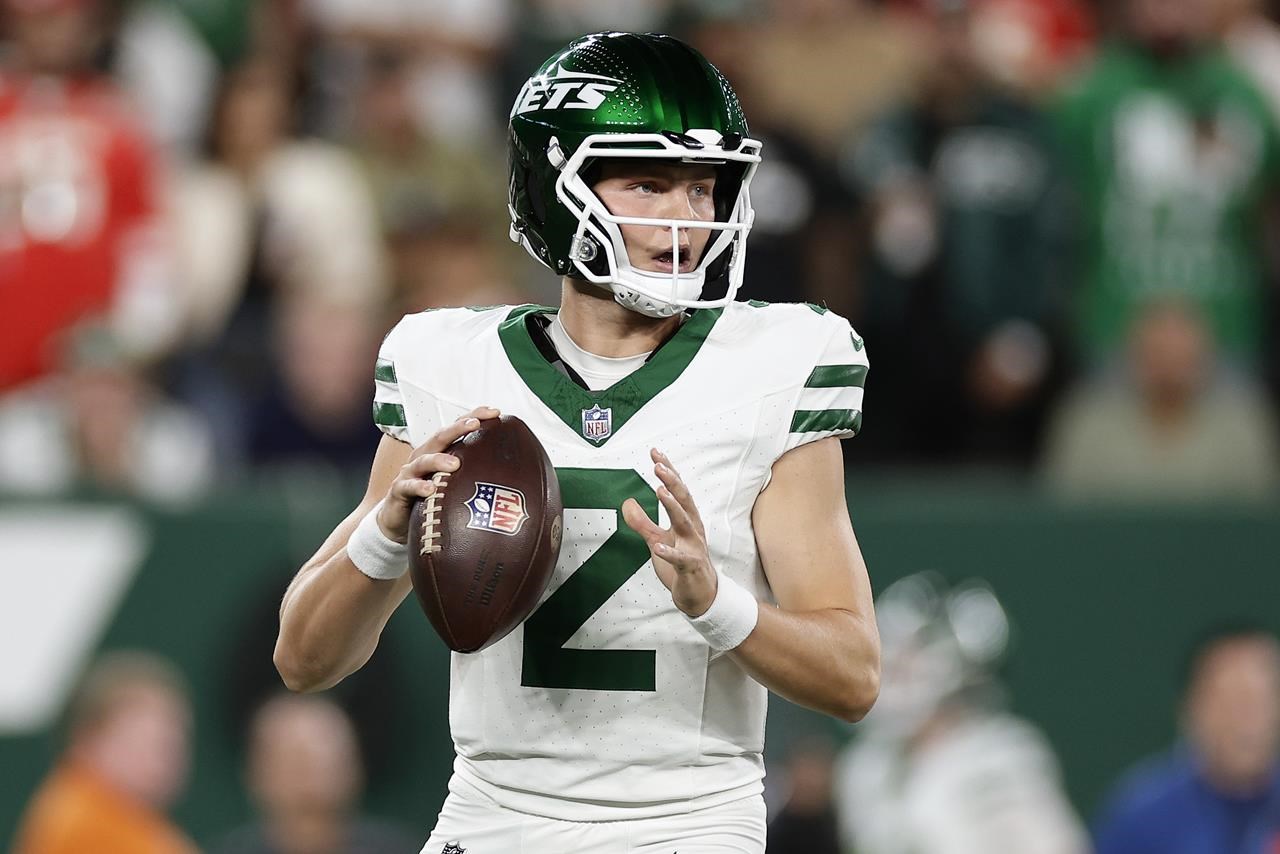 Jets' commitment to QB Wilson has many fans, media puzzled. But there's no  quick or easy solution