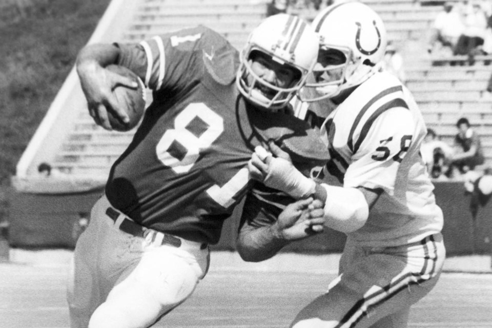 Former 49ers tight end Russ Francis, 70, dies in plane crash