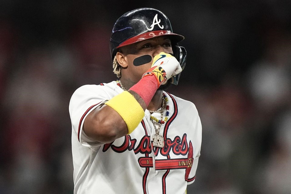 Braves rally for 5-4 win over Phillies on d'Arnaud, Riley homers and  game-ending double play