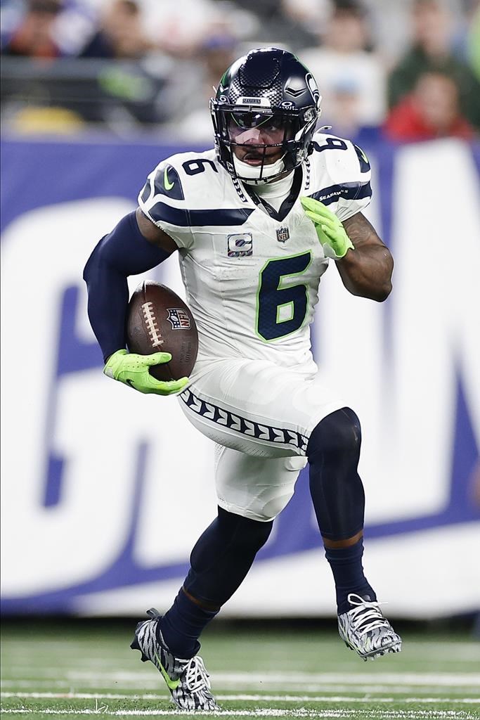 Witherspoon's 97-yard pick-6 leads Seahawks over Giants