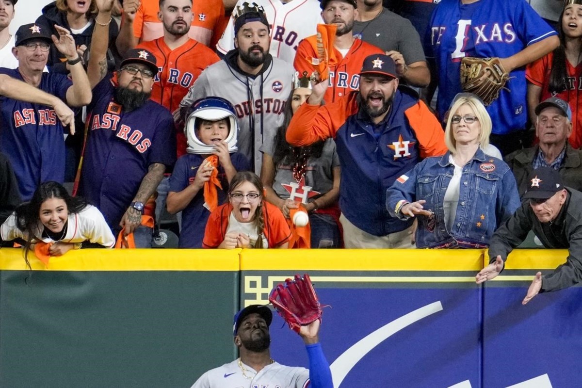 Astros fan maxed out credit cards to go to all 7 World Series