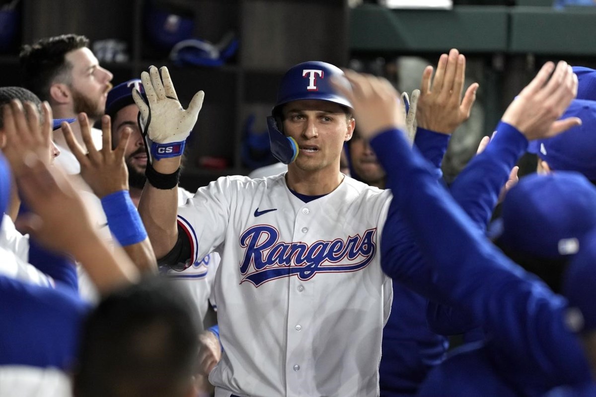 Abreu, Alvarez and Altuve power Astros' rout of Rangers in Game 4