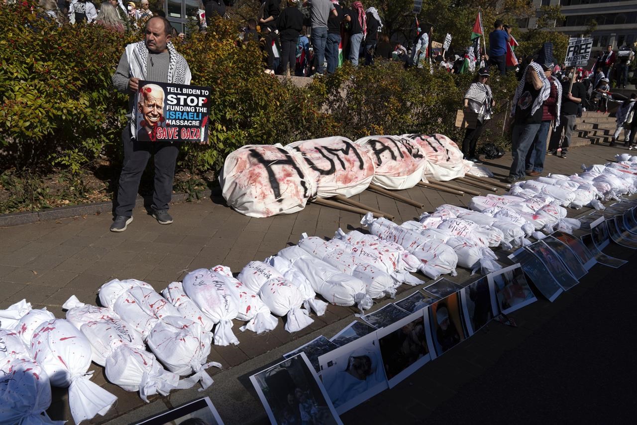 Pro-Palestinian protesters target Balint fundraiser in Burlington, calling  for cease-fire in Gaza - VTDigger