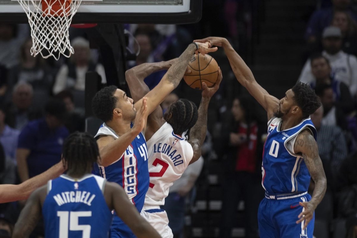 Leonard and Harden combine for 60 points as Clippers top Kings, 131-117 ...