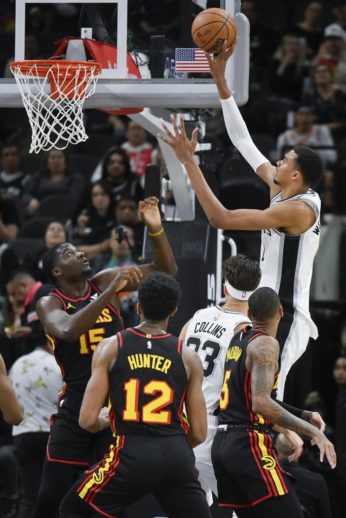 Spurs snap 18-game skid, topple James, Lakers 129-115