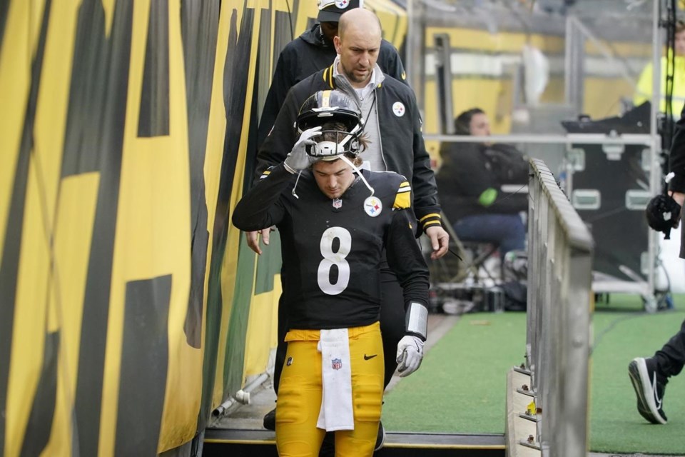 Steelers QB Kenny Pickett out indefinitely after undergoing surgery for a high  right ankle sprain - CochraneEagle.ca