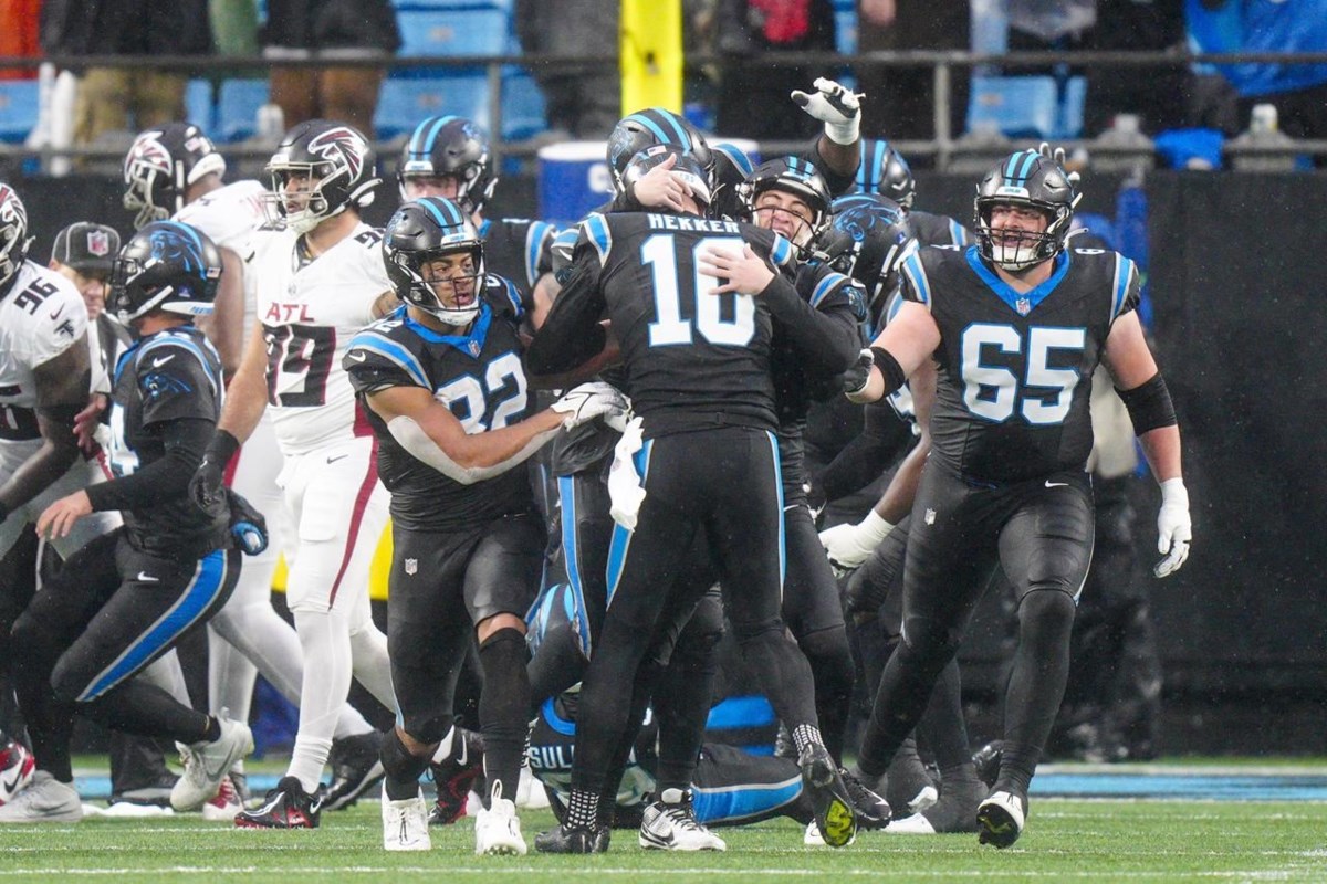 Pineiros Field Goal Gives Panthers 9 7 Win Over Falcons Knocks Atlanta Out Of 1st In Nfc South