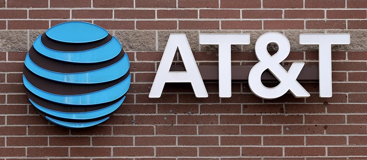 AT&T will give $5 to customers hit by cellphone network outage