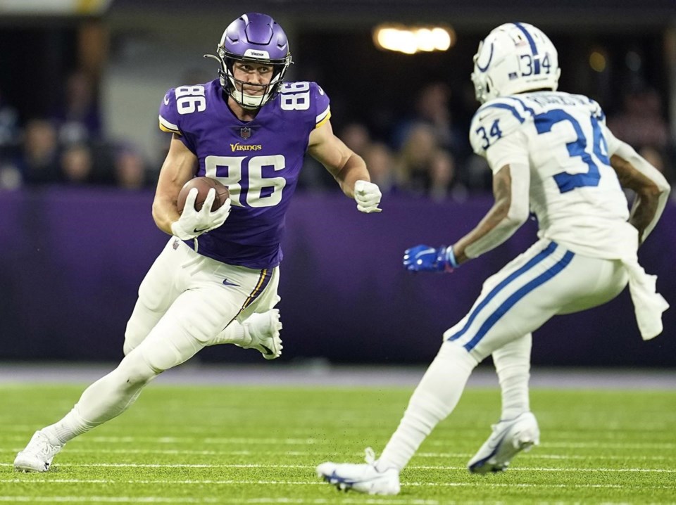 Vikings re-sign Johnny Mundt for more tight end depth with T.J. Hockenson  recovering - Victoria Times Colonist