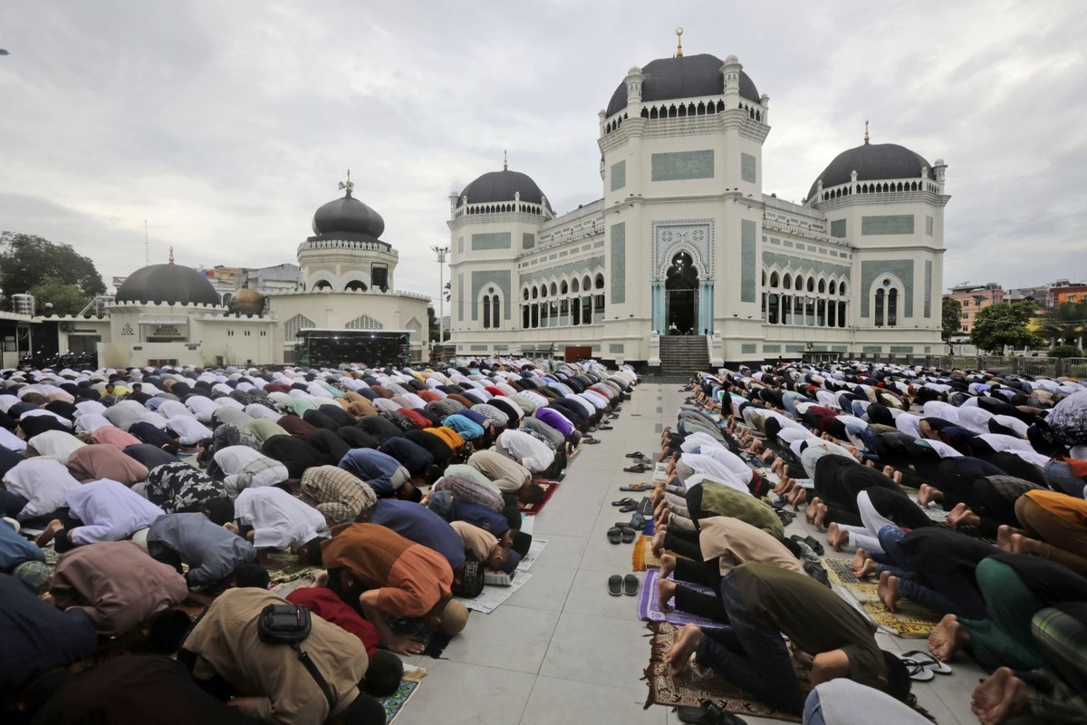 Muslims in Asia celebrate Eid al-Adha with sacrifice festival and ...