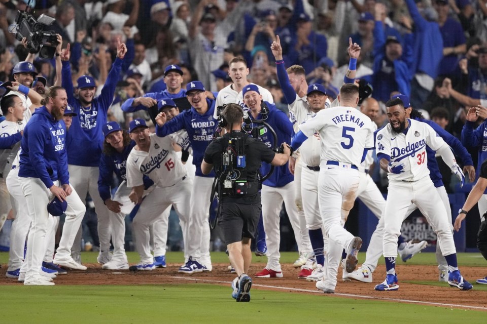 Dodgers Triumph in Game 1 of the 2024 World Series with Freddie Freeman’s Walk-Off Grand Slam