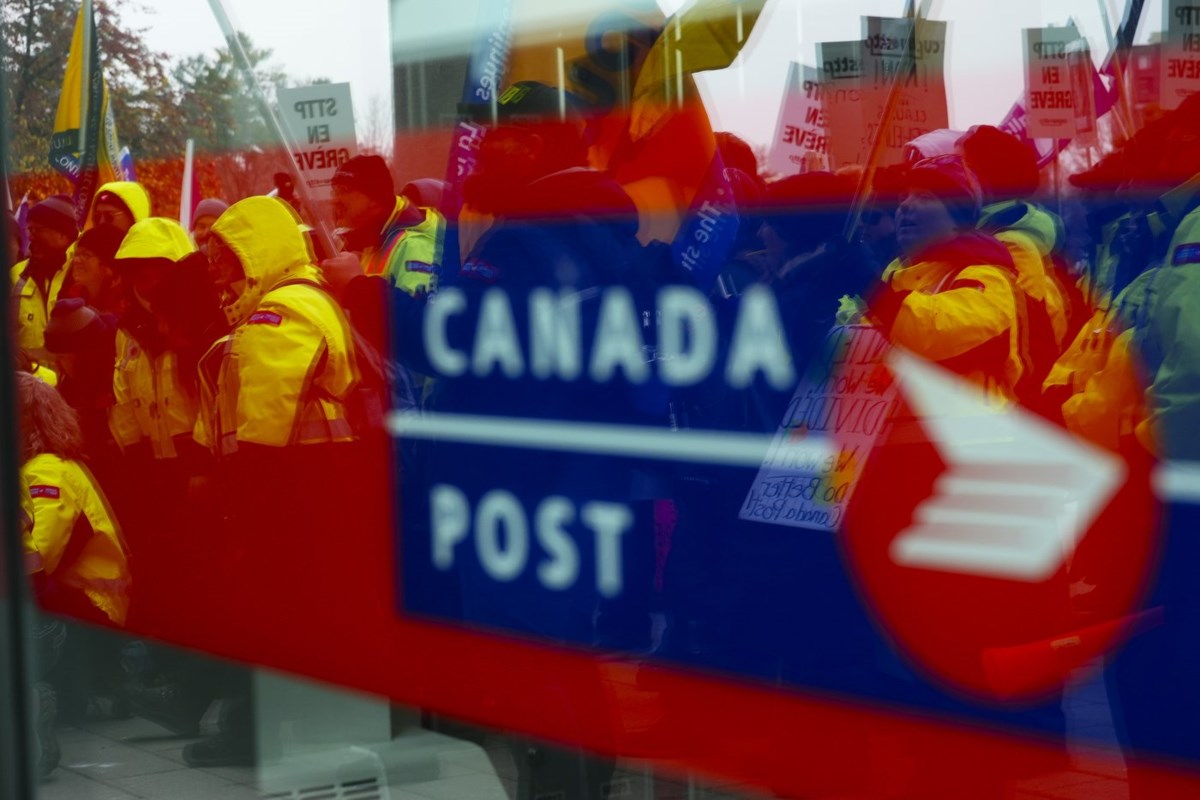 Retail council calls for government intervention in Canada Post strike