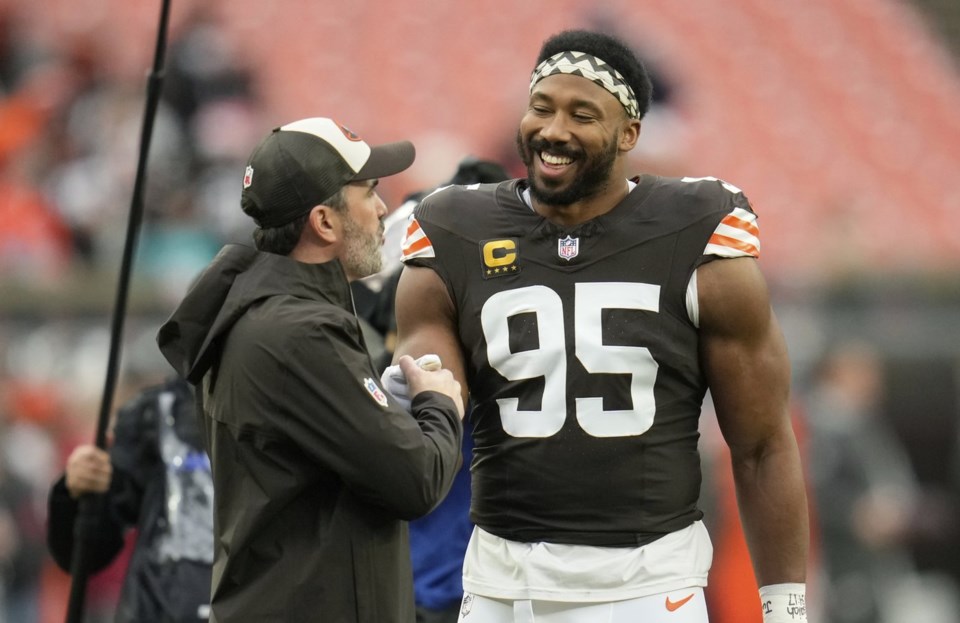 Browns' Myles Garrett makes history with 2 sacks, but another loss leaves  him frustrated - Powell River Peak