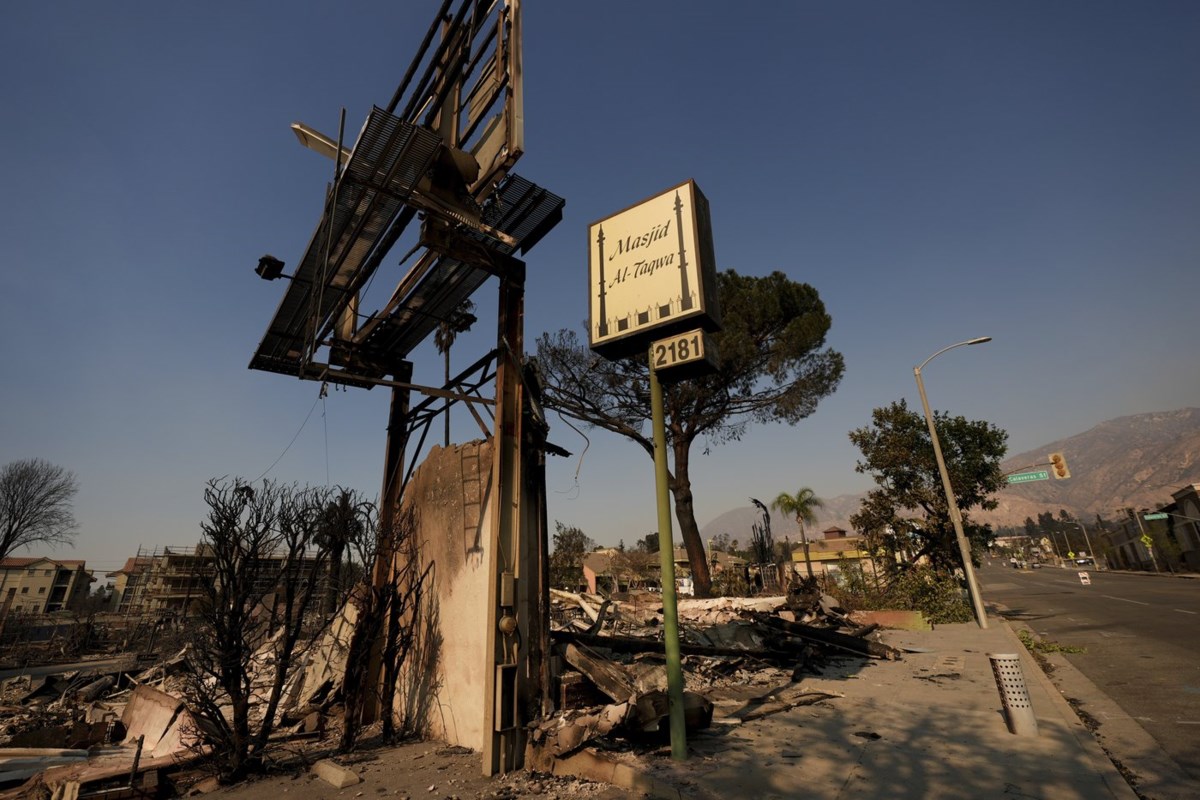 Saving Torah scrolls and saying prayers, Los Angeles fires leave ...