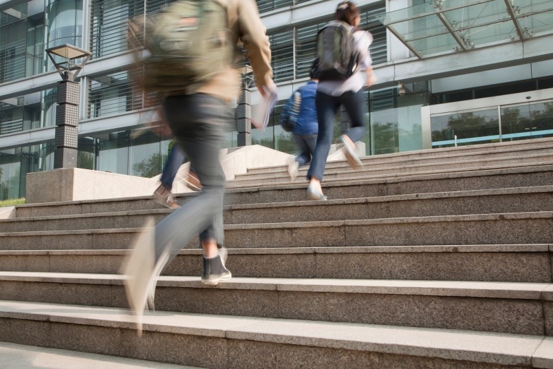 istock-univeristy-students