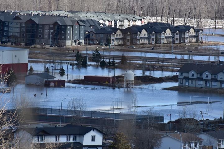 fort-mcmurray-flood-tuesday-1