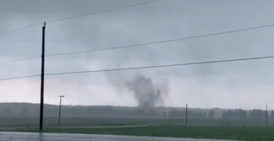 Tornado-like phenomenon spotted near Belmont, Ont ...