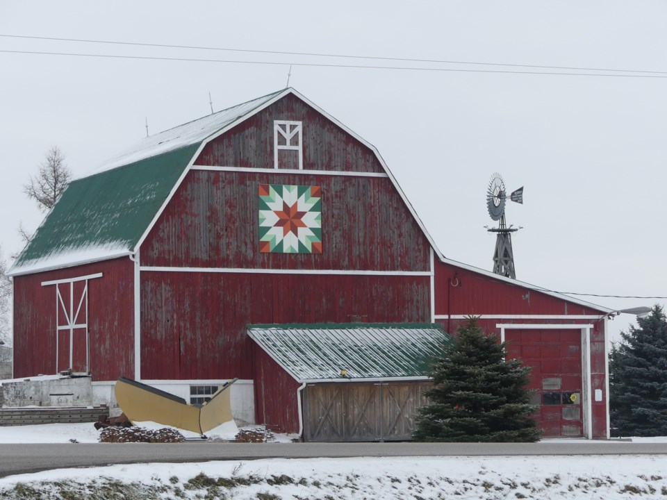 USED 2018-12-12-red barn quilt