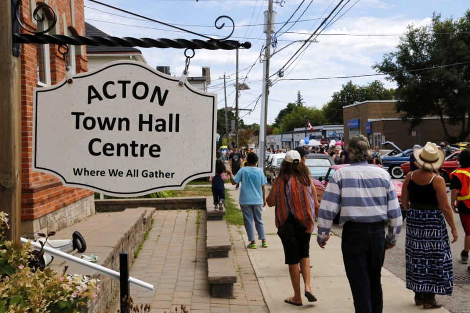 USED 081722ActonTownHallCentreMT