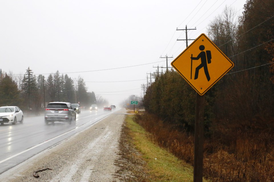 USED 20231228highway7hikingsign